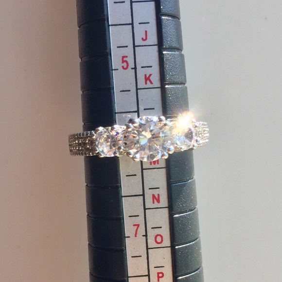 Ring - Picture 2 of 5